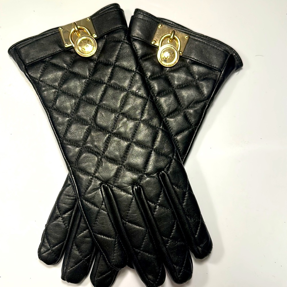 Michael Kors Black Quilted Leather Gloves Size Large.